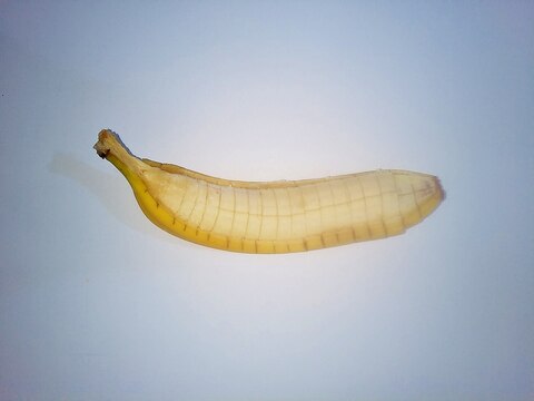 まな板不要バナナの切り方